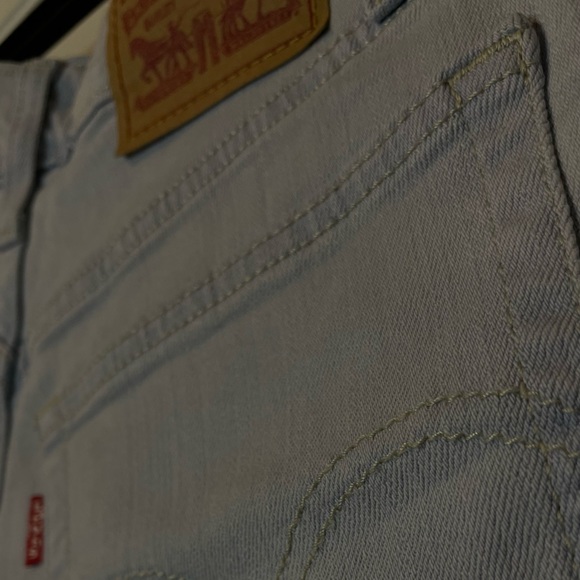 Levi’s High Waisted Distressed Shorts - Picture 4 of 7